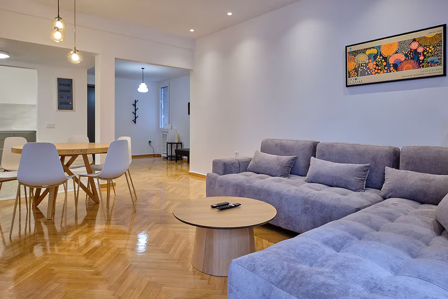 Τραπεζαρία στο Airbnb διαμέρισμα στο Κολωνάκι